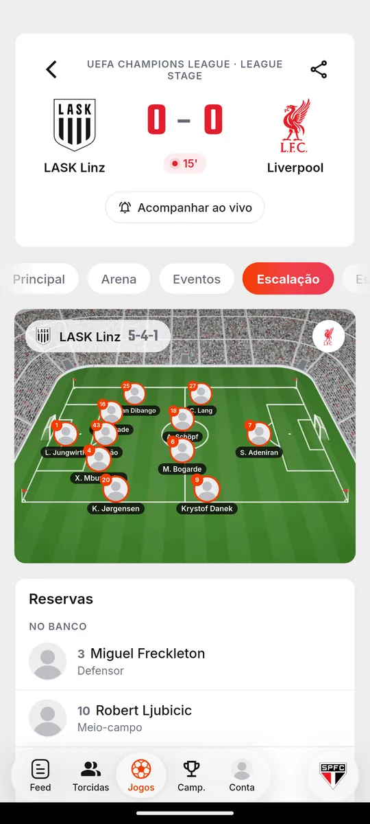 Escalação em campo de uma partida no SR Torcedor, com formação 5-4-1 e reservas